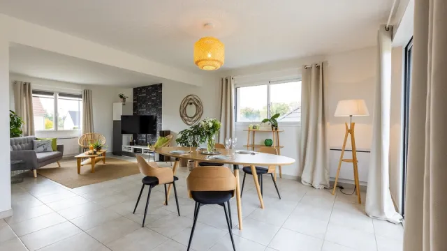 Pavillon T5  - Amélioration de biens meublés - Thézy-Glimont (80)