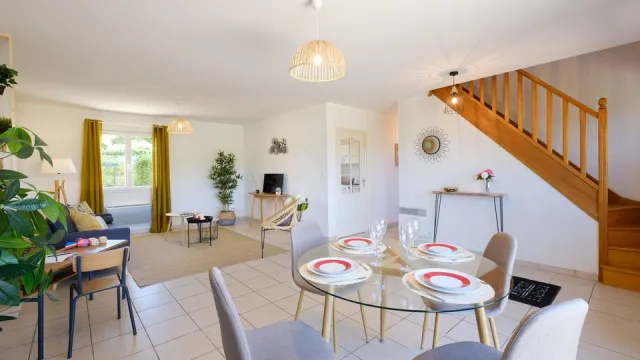 Pavillon T4 - Mise en ambiance de biens vides - Beauchamps (80)